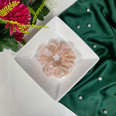 Holographic Scrunchies