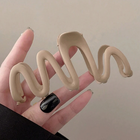 Large Wave Shaped Hair Claw Clip