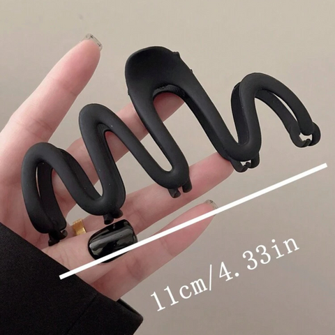 Large Wave Shaped Hair Claw Clip