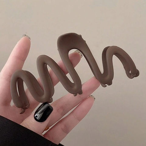 Large Wave Shaped Hair Claw Clip