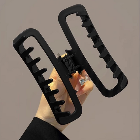 Oversized Hair Claw Clip